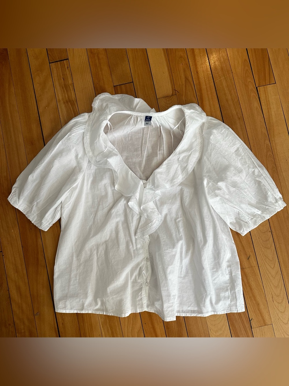 100% Cotton White Ruffled Collar Button-Front Blouse